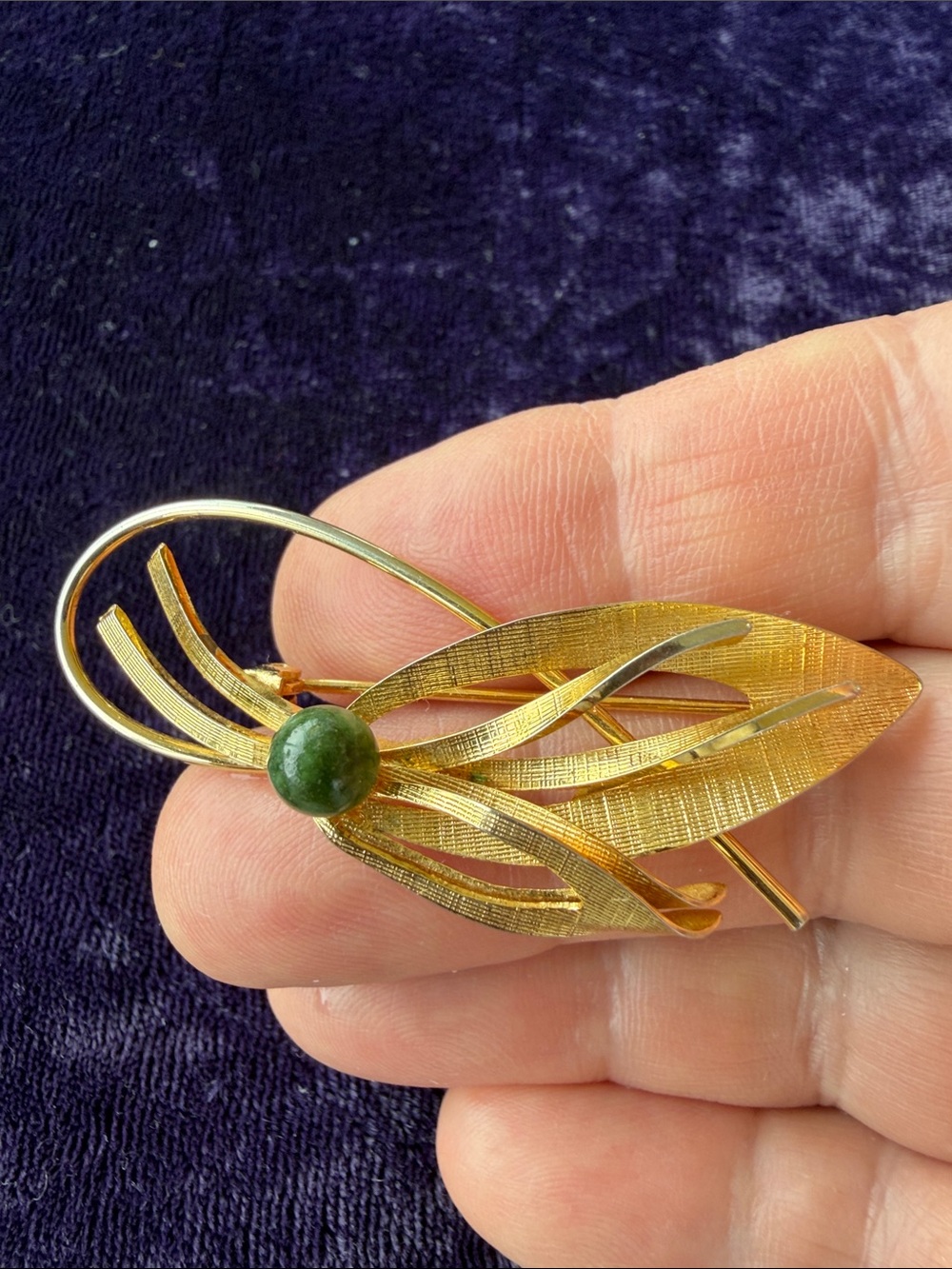 Vintage 10K gold filled Modernist Brutalist brooch with jadeite